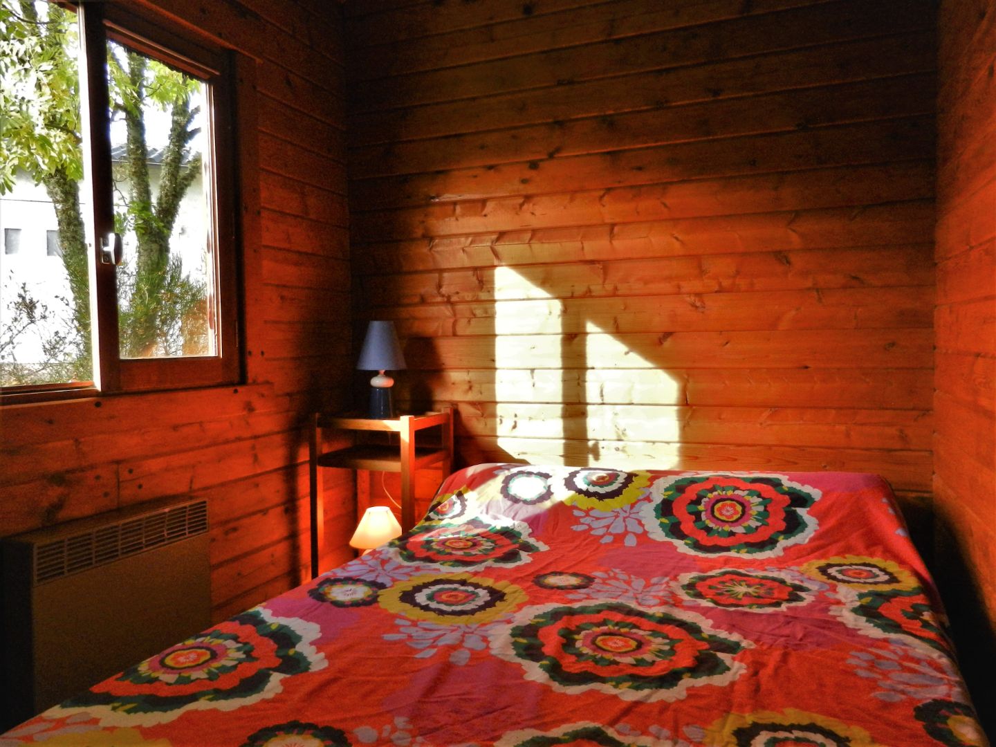 Chambre Chalet Grand Confort 4 à 6 personnes camping Puy-de-Dôme