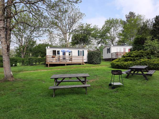 Louez un mobil-home 4/6 personnes au camping du Colombier en Auvergne près de Clermont Ferrand