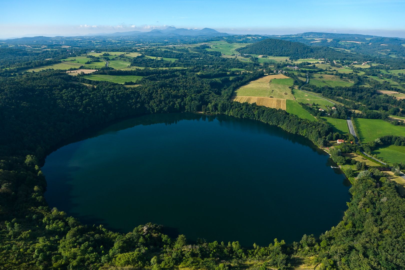 Gour de Tazenat dans le Puy-de-Dôme